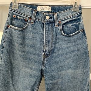 Abercrombie 80s mom High Rise jeans